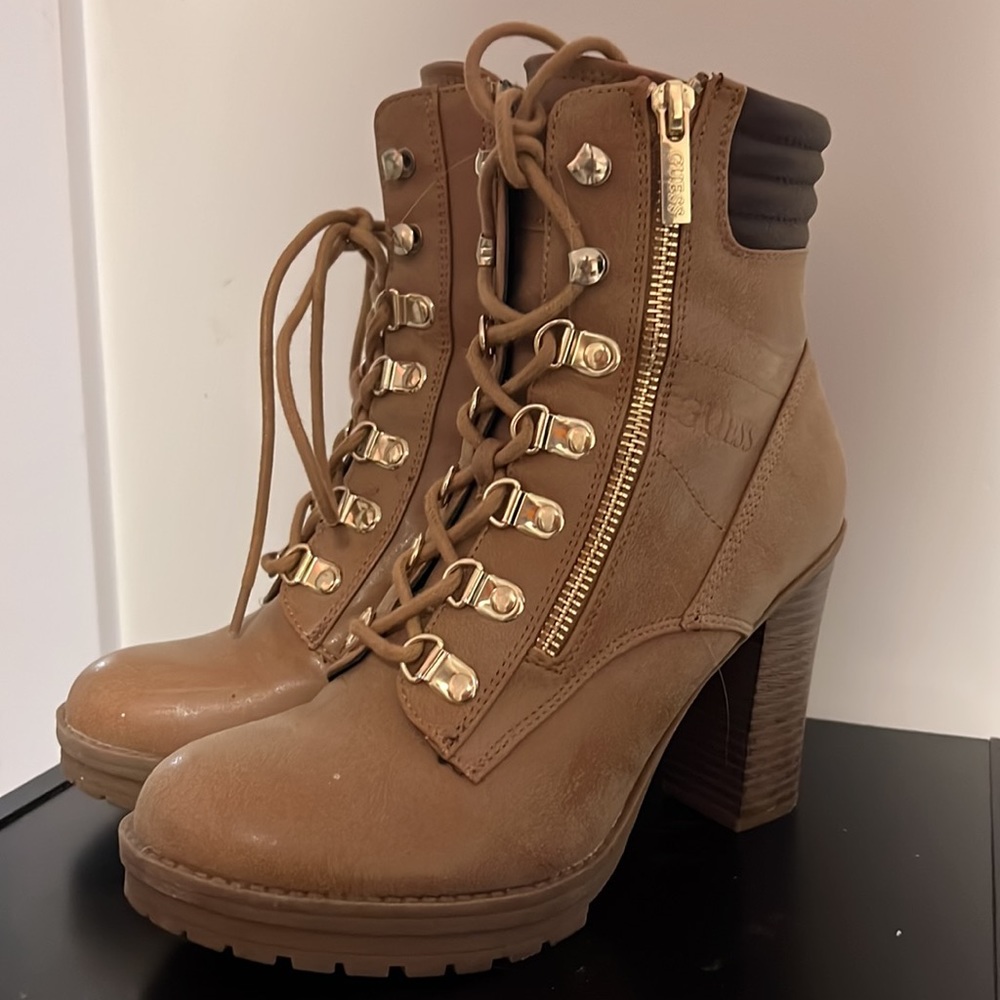 Guess Boots - Picture 2 of 2